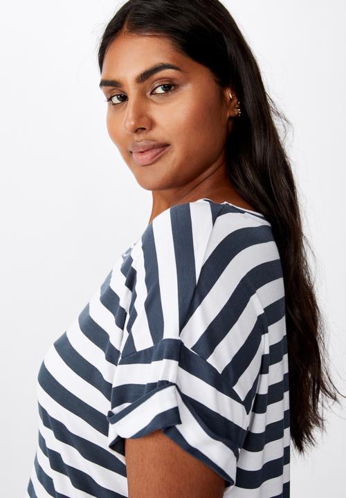 Cotton On - Curve sleep recovery hip grazer T-shirt - navy & white 