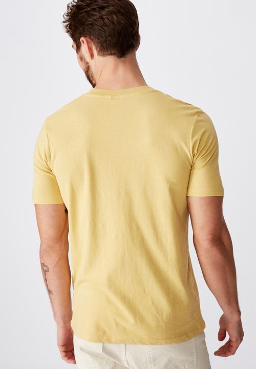 Cotton On - Tbar art short sleeve tee - yellow