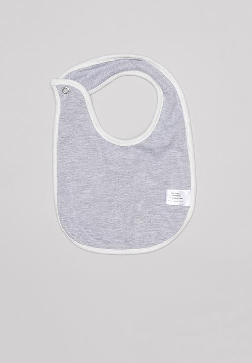 Sticky Fudge - Bib - grey