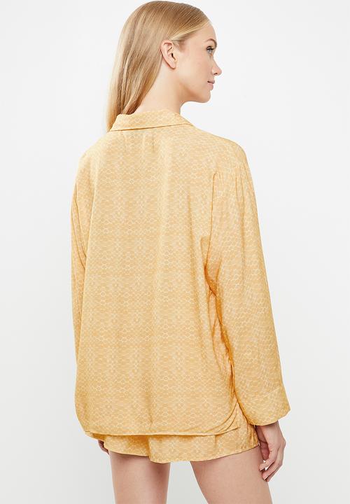 Superbalist - Sleep shirt & shorts set - yellow