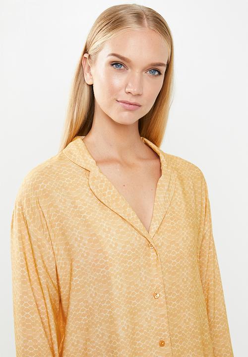 Superbalist - Sleep shirt & shorts set - yellow