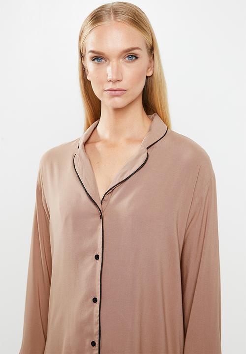 Superbalist - Sleep shirt & shorts set - neutral