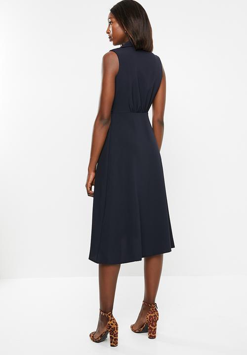 edit - Sleeveless wrap dress with collar - navy