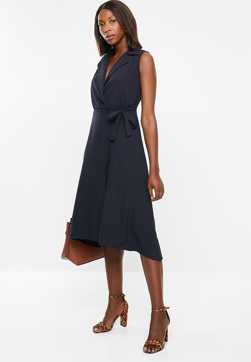 edit - Sleeveless wrap dress with collar - navy