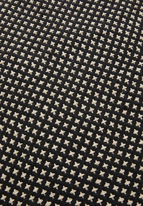 Sixth Floor - Woven bath mat with tassels - black & white
