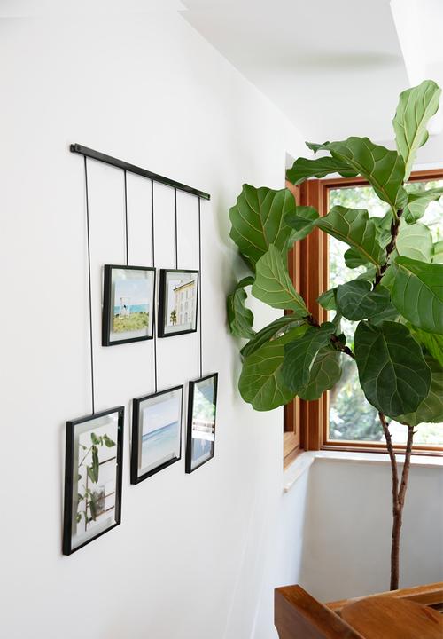 Umbra - Exhibit photo display - black