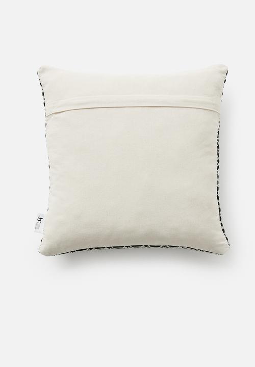 Sixth Floor - Fora cushion cover - black/white