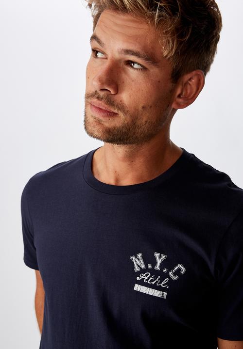 Cotton On - N.Y.C athl chest Tbar cny T-shirt - navy