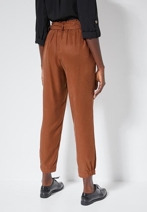Superbalist - Tapered cargo trousers - rust