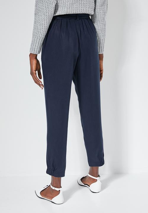 Superbalist - Tapered cargo trousers - navy 