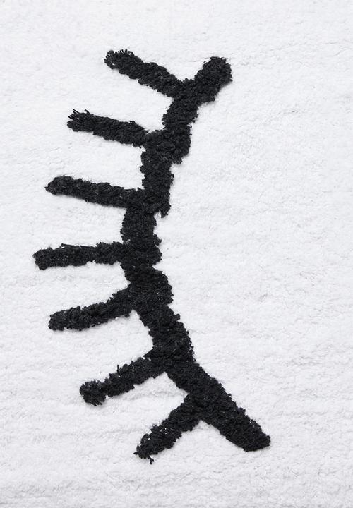 Sixth Floor - Winking tufted bath mat - white & black