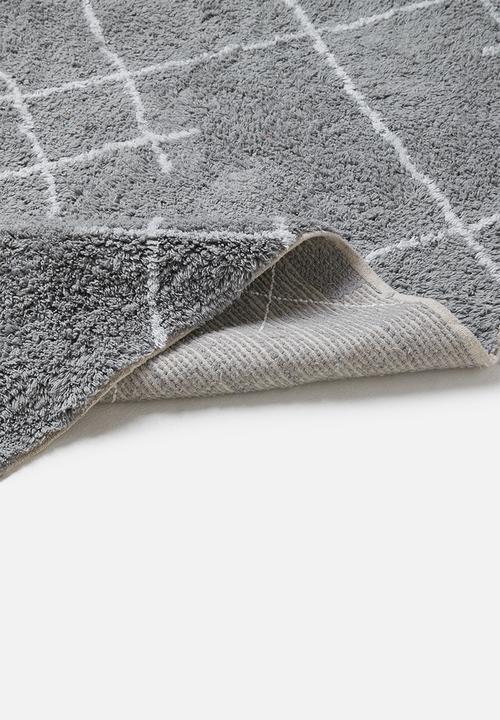 Sixth Floor - Diamond tufted rug - grey & white