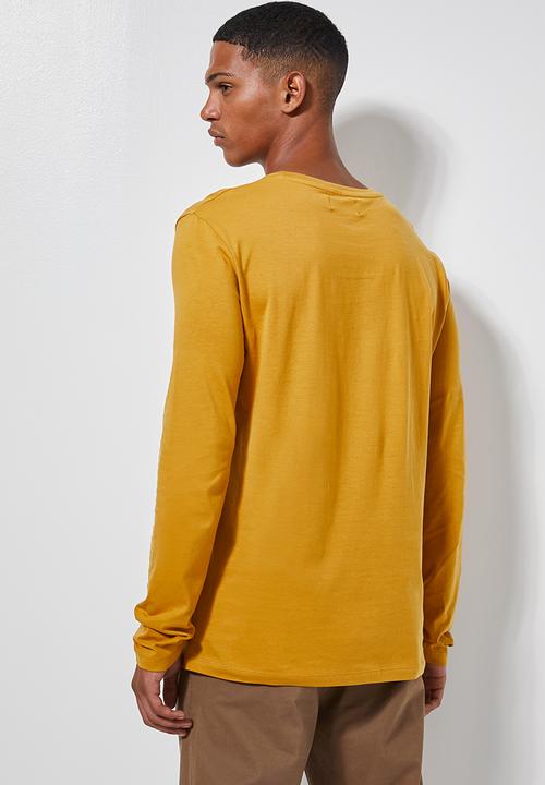 Superbalist - Plain long sleeve crew neck tee - mustard