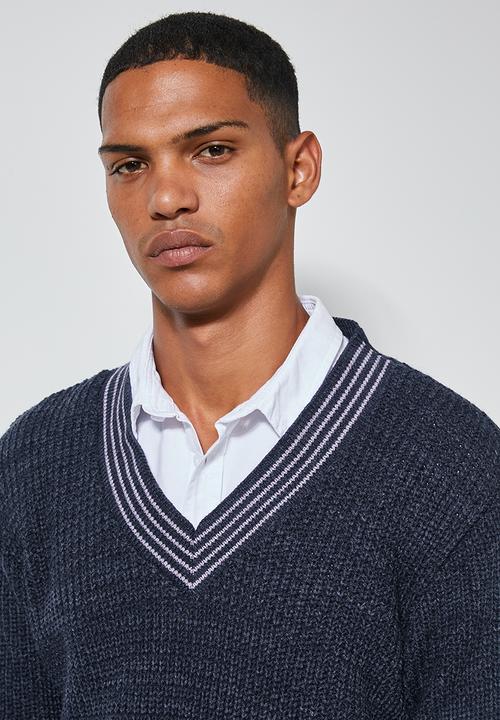 Superbalist - Chunky textured deep V-neck knit - navy