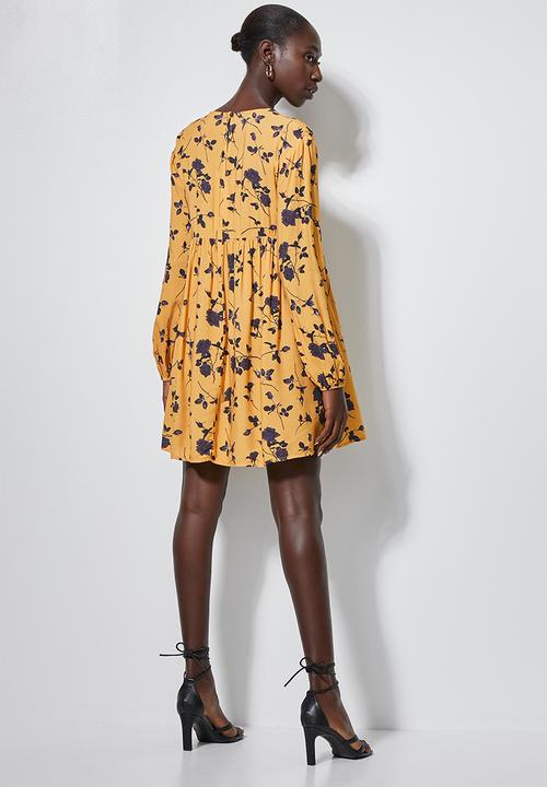 Superbalist - V-neck swing dress - mustard floral