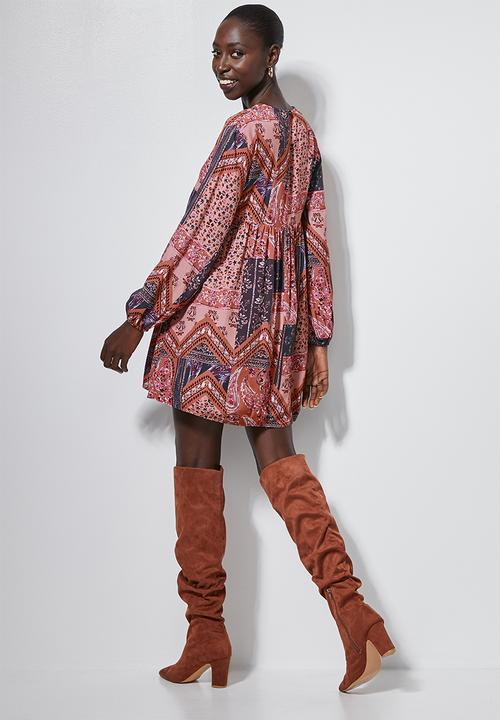 Superbalist - V-neck swing dress - coral tile