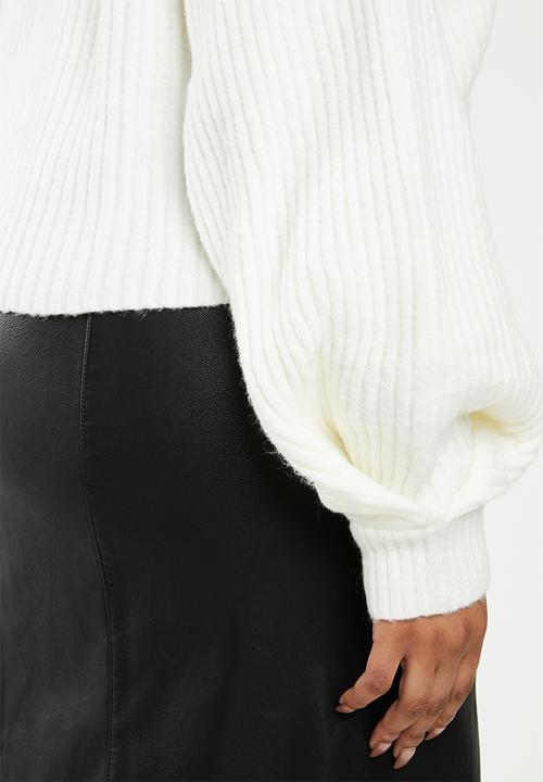 Missguided - Plus roll neck ribbed tuck sleeve jumper - white