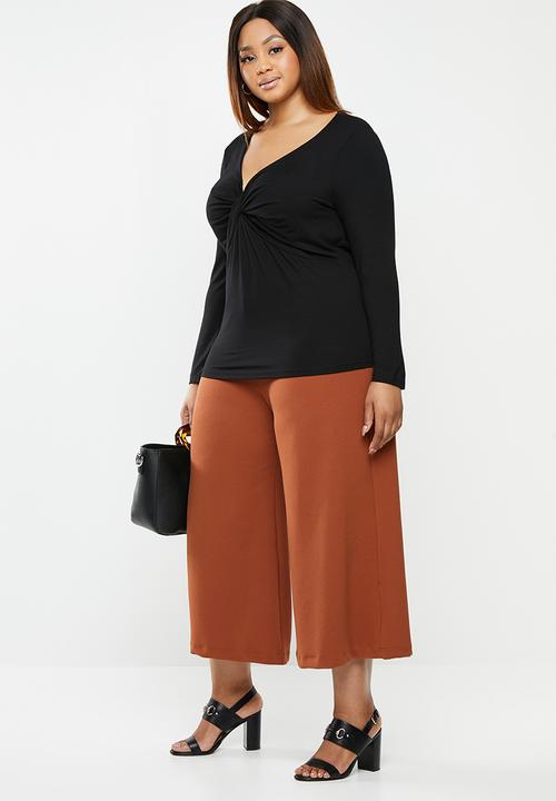 edit Plus - Knot front detail top - black