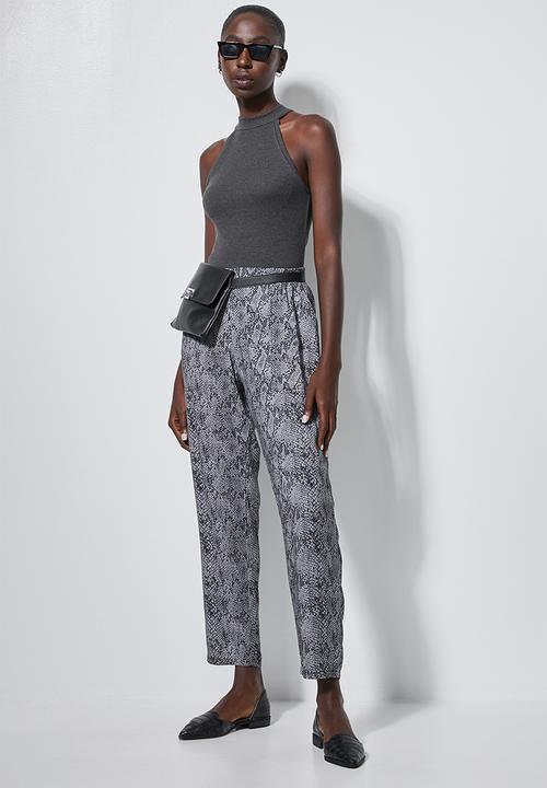 Superbalist - Woven jogger - mono snake