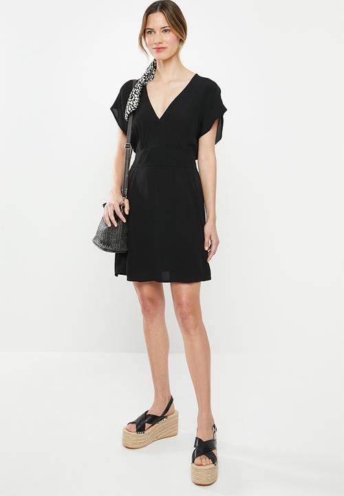 Cotton On - Woven ultimate tea dress - black