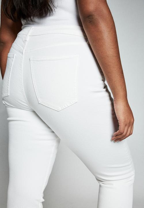 Cotton On - Curve taylor mom jeans - vintage white
