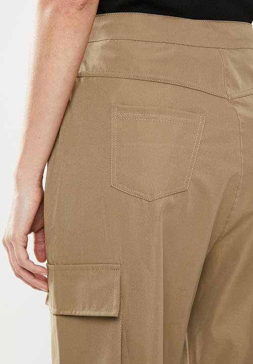 Missguided - Pleat front turn up hem cargo trouser - beige