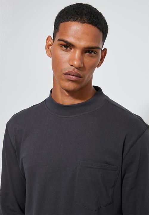 Superbalist - High neck pocket tee - black