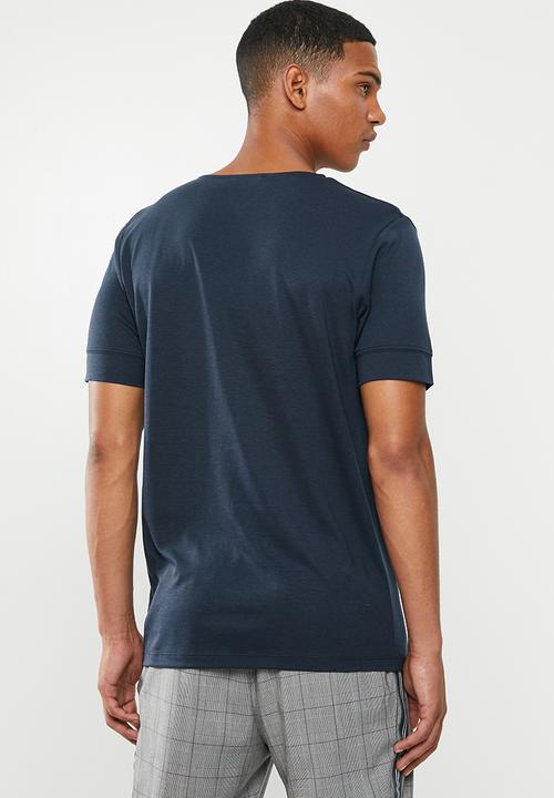 Selected Homme - Amos split neck tee - blue