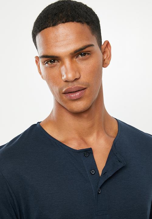 Selected Homme - Amos split neck tee - blue