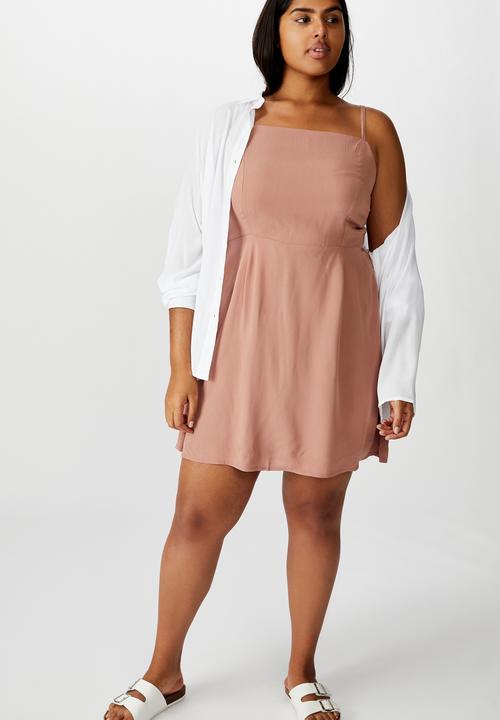 Cotton On - Curve woven Kendall dress - pink