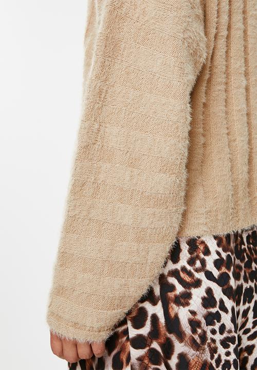 Missguided - Fluffy v-neck jumper - beige