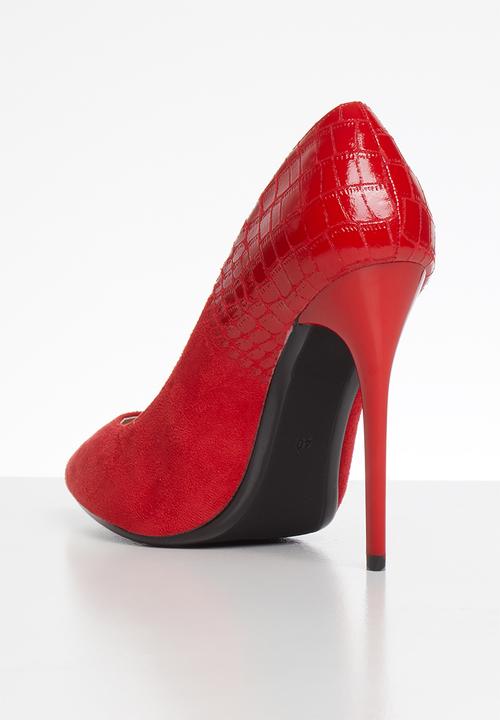Miss Black - Ida court - red