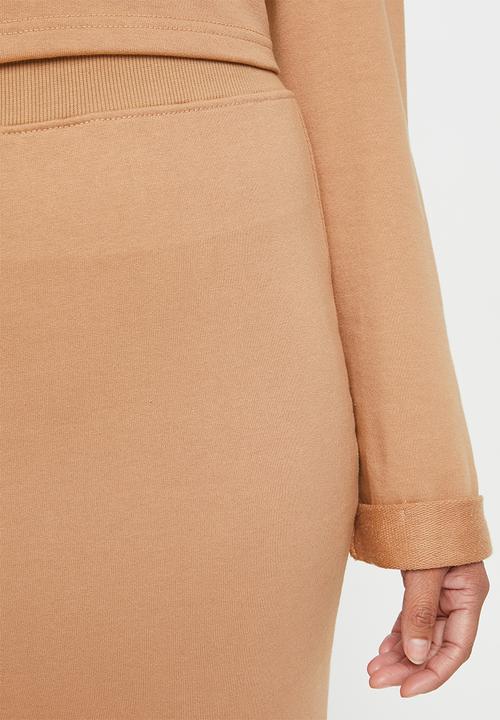 Missguided - Co ord cowl neck crop top and maxi skirt - brown 