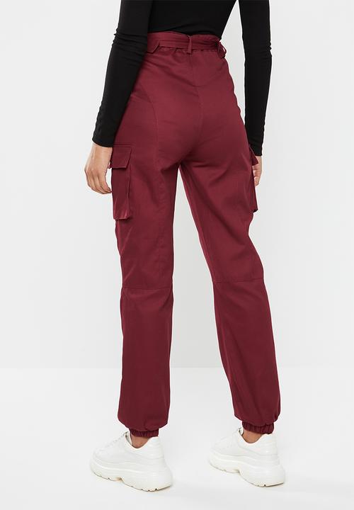 Missguided - Double buckle detail cargo trouser - burgundy