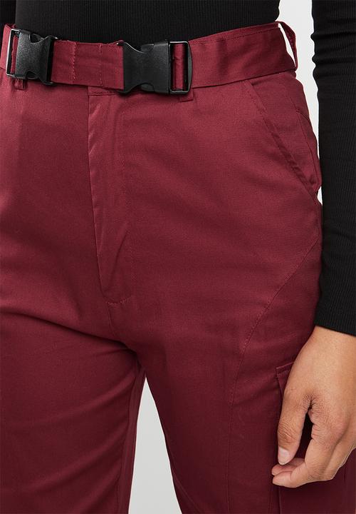 Missguided - Double buckle detail cargo trouser - burgundy
