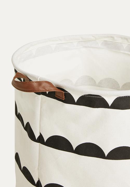 Sixth Floor - Half moon laundry basket - black & white