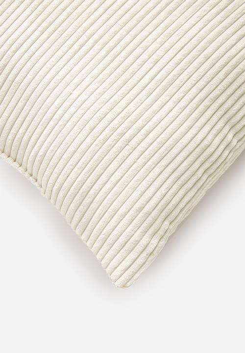 H&S - Corduroy cushion - cream