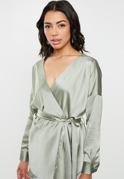 Missguided - Oversized plunge tie waist blouse - green