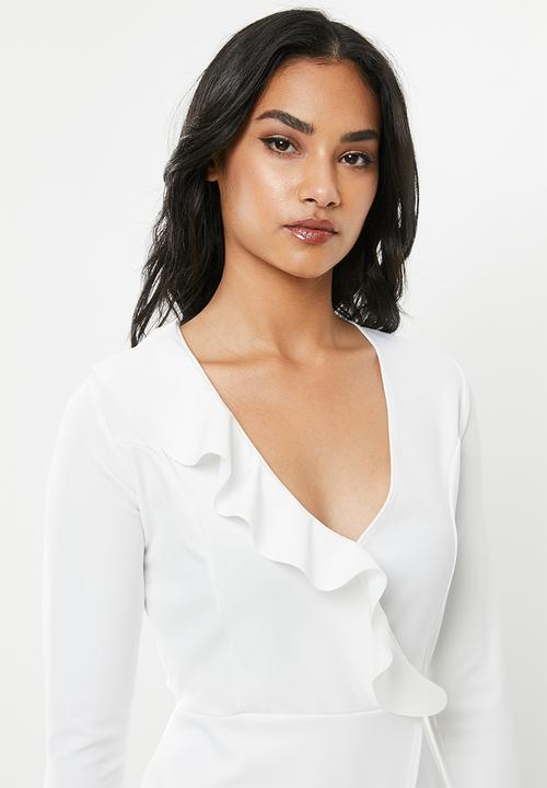 Missguided - Petite ruffle wrap over mini dress - white