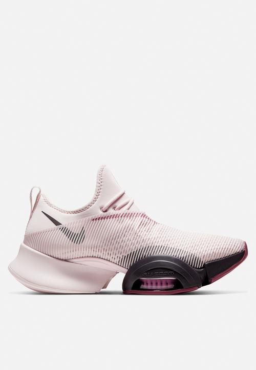 nike training air zoom superrep trainers in pink