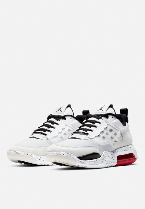 Nike - Jordan Air Max 200 - white / black-challenge red-vast grey