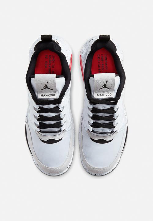 Nike - Jordan Air Max 200 - white / black-challenge red-vast grey