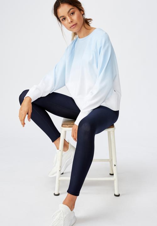 Cotton On - Raglan sleeve crew fleece dip dye - sky blue