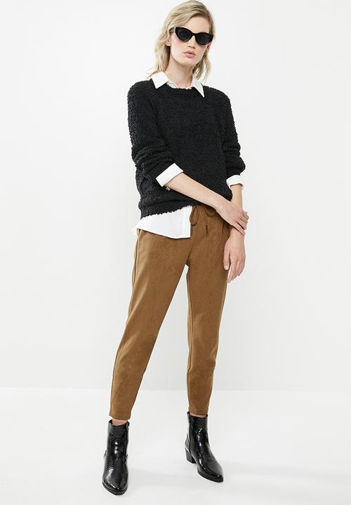 Vero Moda - Agnes o-neck blouse - black