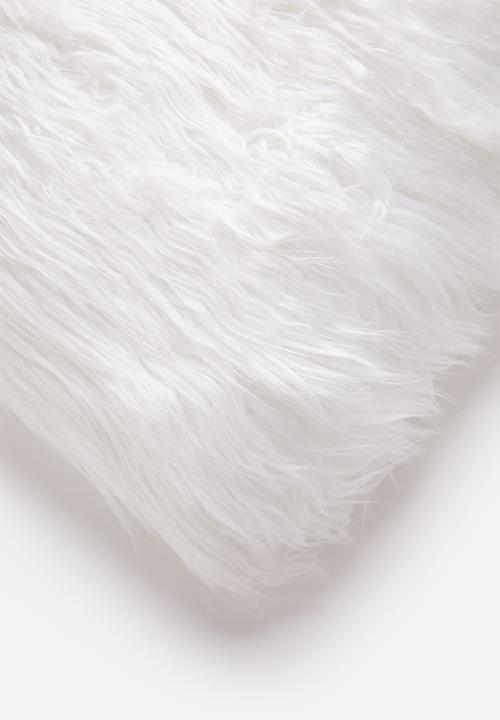 H&S - Fuzzy cushion - white