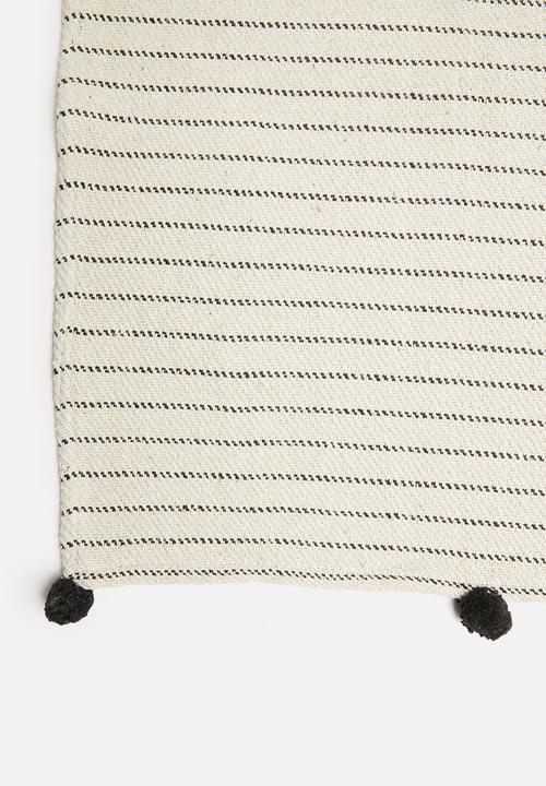 H&S - Pompom throw - thin stripe