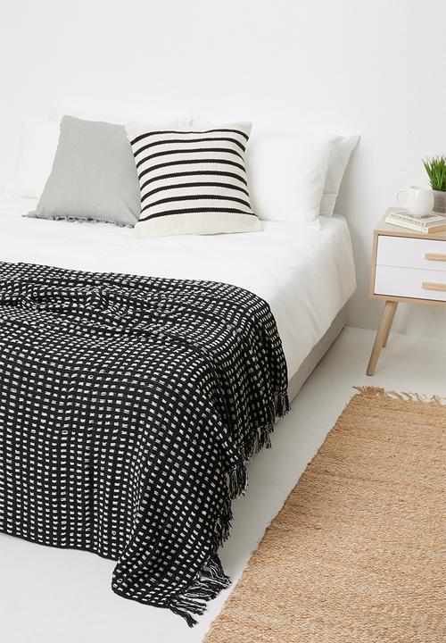 H&S - Check throw - black