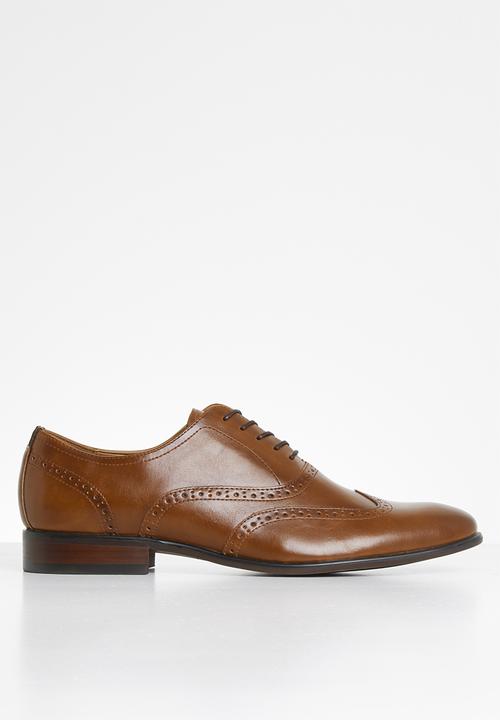 cognac Call It Spring Formal Shoes 