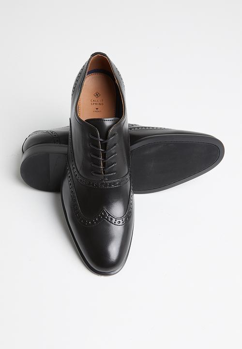 Call It Spring - Hallervorde - black