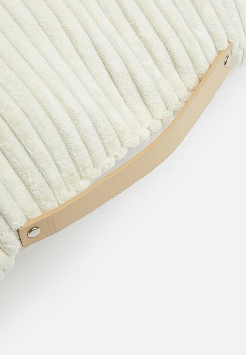 H&S - Corduroy cushion - cream